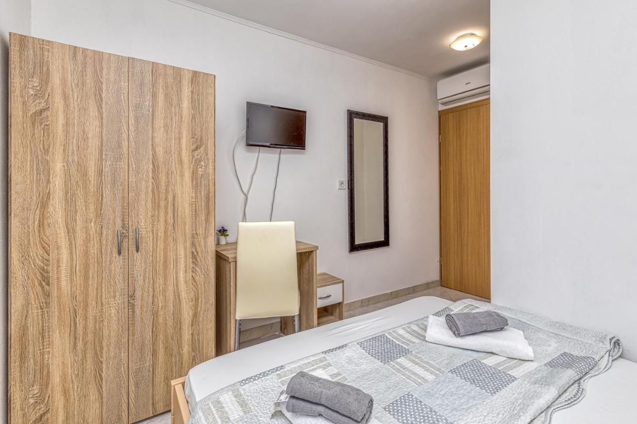 Rooms Vitoria On Joakim Square Porec Ngoại thất bức ảnh