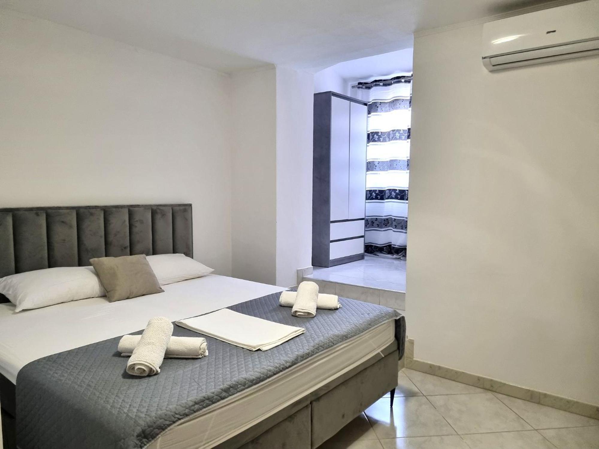 Rooms Vitoria On Joakim Square Porec Ngoại thất bức ảnh