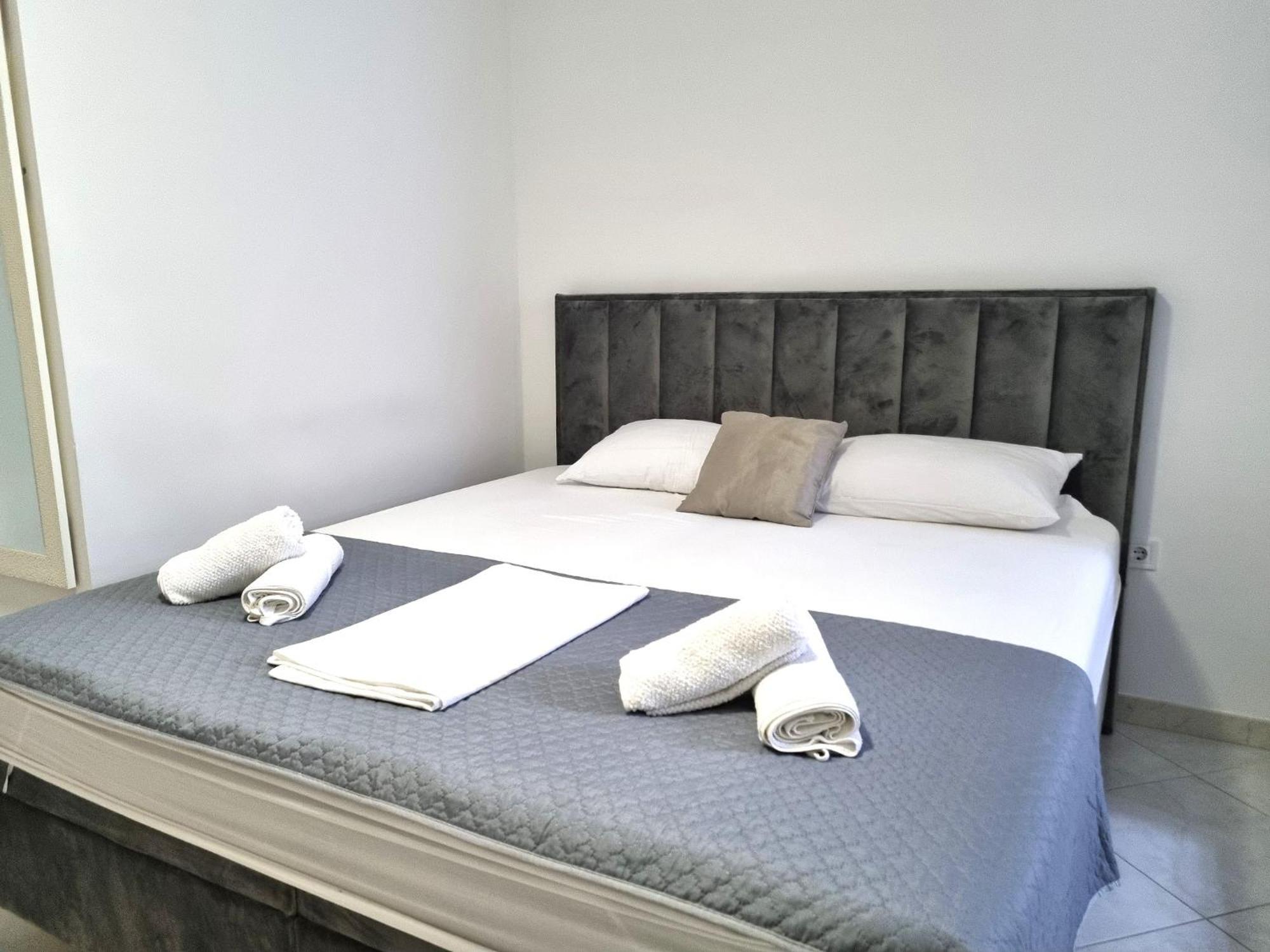 Rooms Vitoria On Joakim Square Porec Ngoại thất bức ảnh